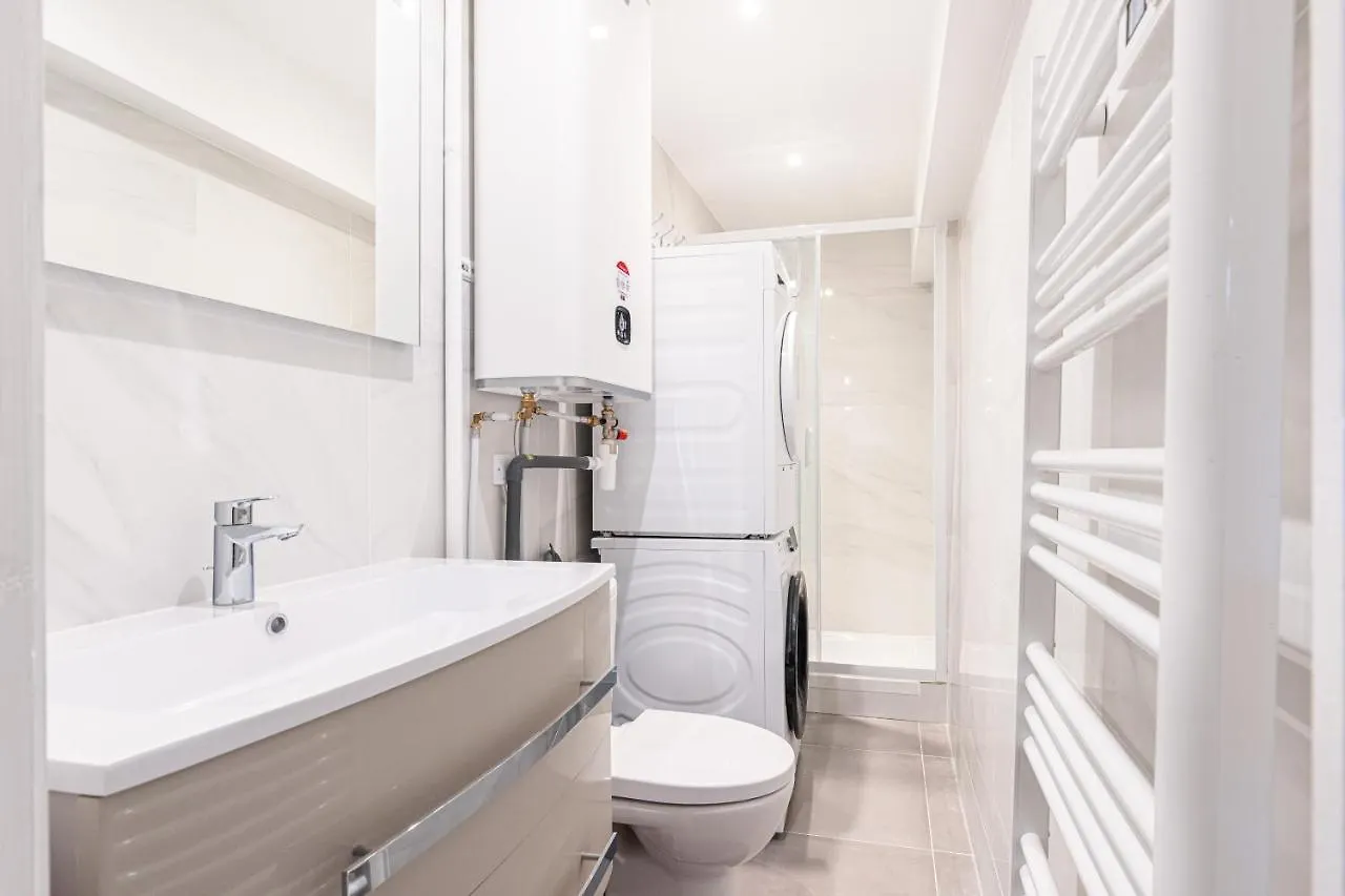 Le Loft Magnan - Ac- Pres Mer - Wifi - Parking - Confort Et Moderne - Supermarches Et Tram Proches Nice